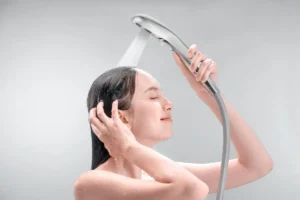 髪が変わる！タカギ「キレイストシャワープラス」発売。浄水と泡で叶えるワンランク上の予洗い体験