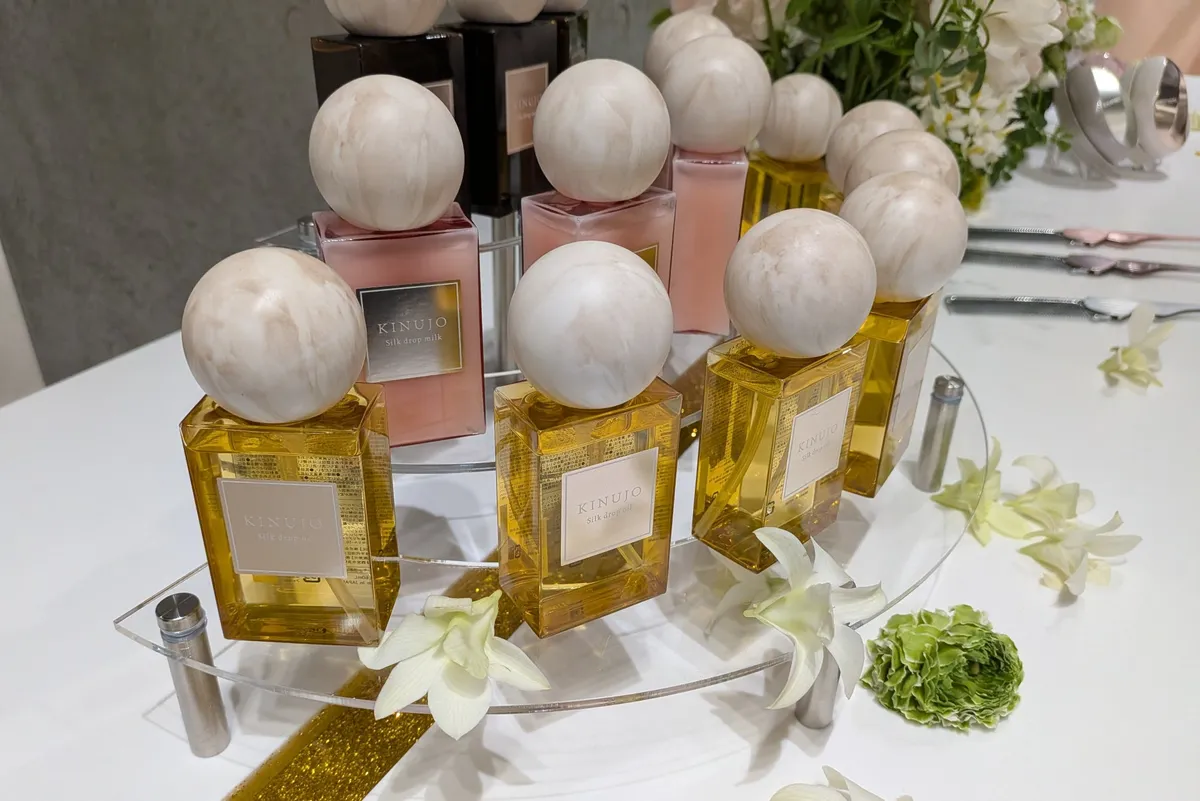 店頭に並ぶKINUJO Silk drop oil