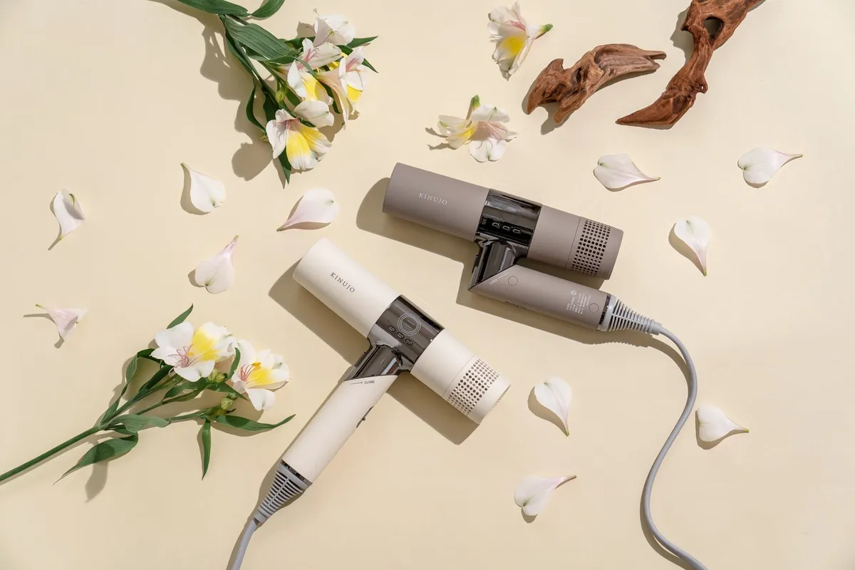 スタイリッシュなデザインのKINUJO Hair Dryer