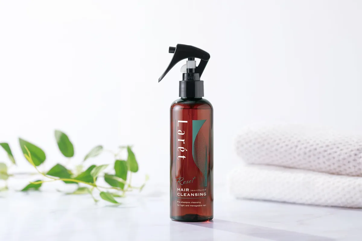 お洒落なボトルデザインのリセットヘアクレンジング